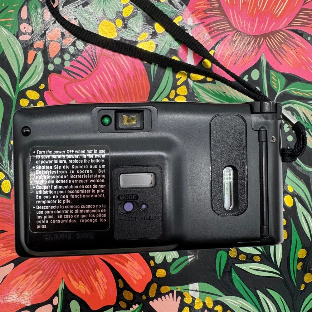 Minolta Freedom Action Zoom II Date 35mm Film Camera 35-60mm Lens Black AF Case